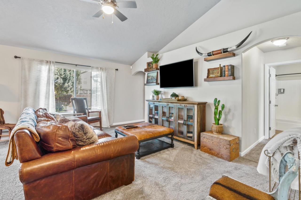 Southwestern Style 4 Bedroom Nampa Home Sleeps 16! المظهر الخارجي الصورة