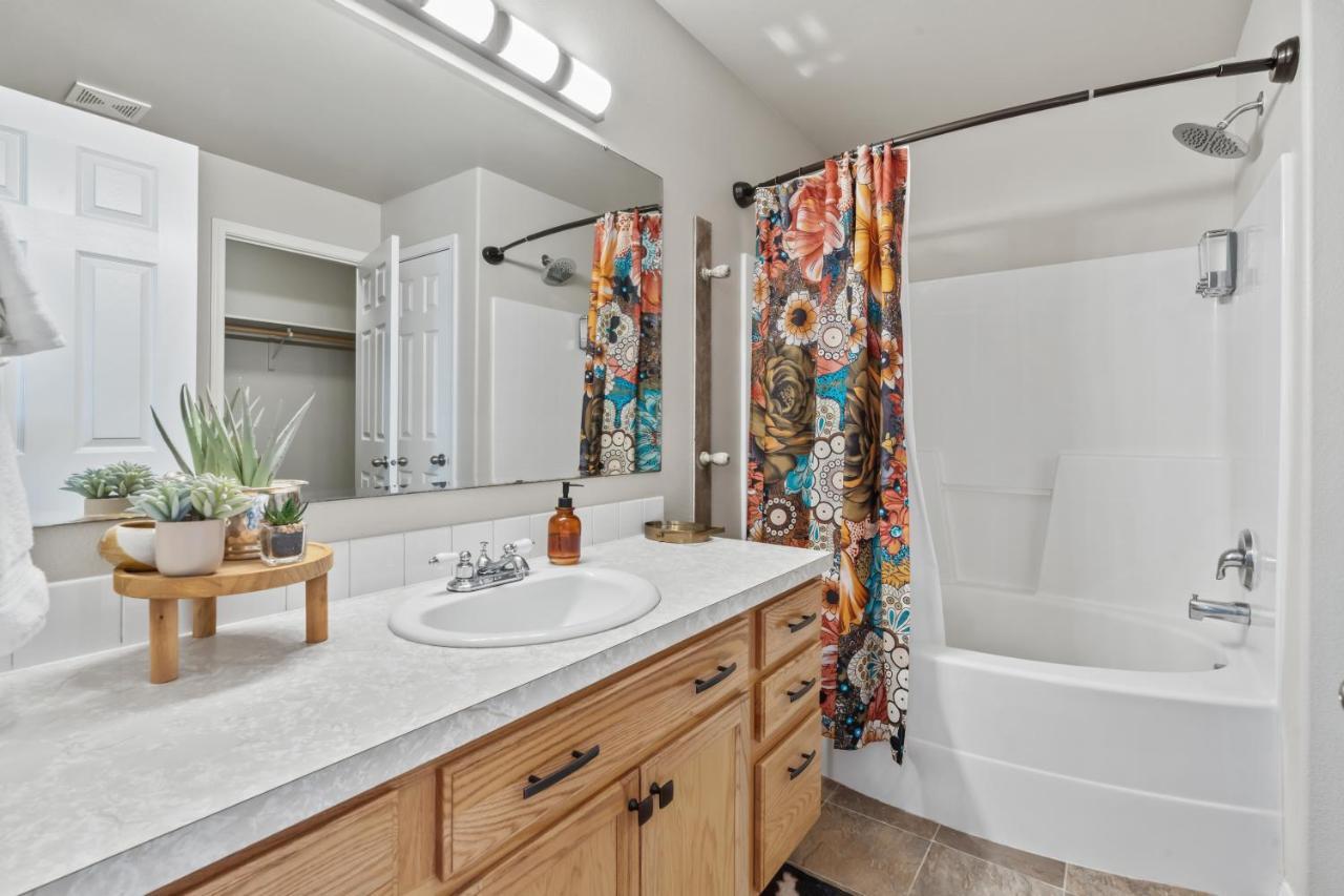 Southwestern Style 4 Bedroom Nampa Home Sleeps 16! المظهر الخارجي الصورة